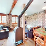 Дом отдыха 2 Bedroom Amazing In *