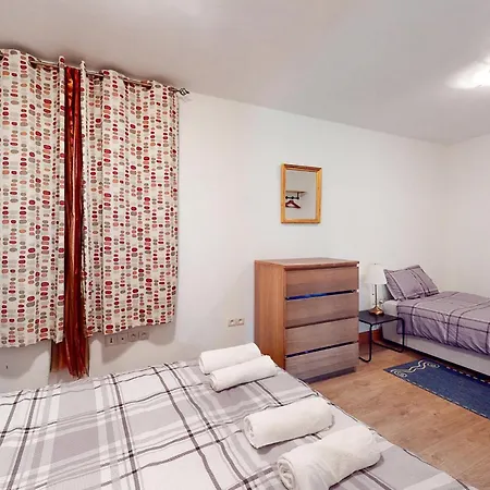 Holiday home Pet Friendly In With Kitchen